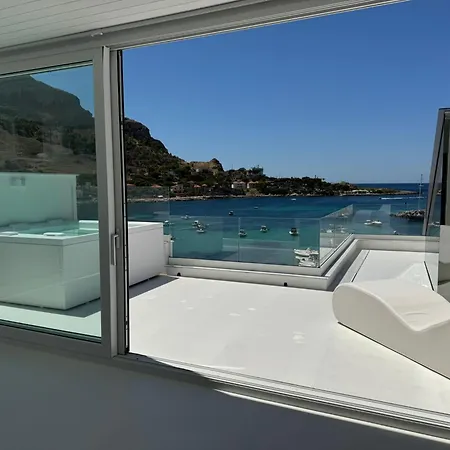 Attico Sul Mare - & *